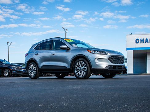 Used 2022 Ford Escape Titanium image 9