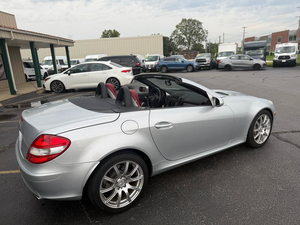 Used 2005 Mercedes-Benz SLK 350 image 2