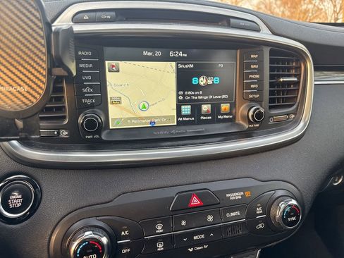 Used 2016 Kia Sorento SX image 11