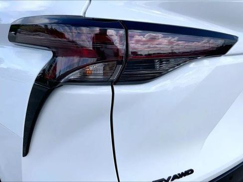 Certified 2026 Toyota Sienna XLE Woodland Edition AWD/4WD image 28