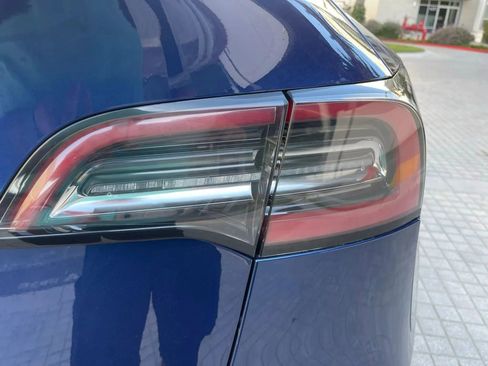 Used 2023 Tesla Model Y 2WD image 27