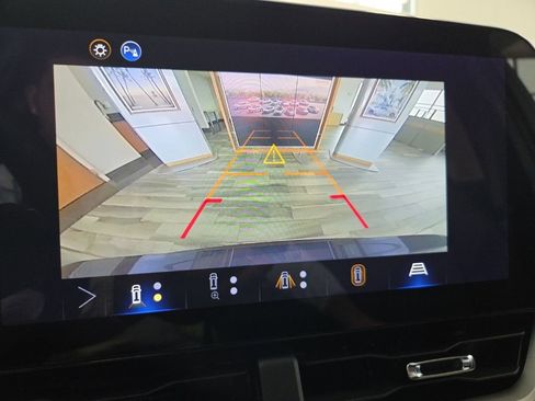 Used 2026 Chevrolet Equinox LT w/ Convenience Package II image 48