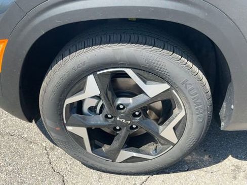 Certified 2025 Kia Seltos EX w/ EX Sunroof Package AWD/4WD image 14
