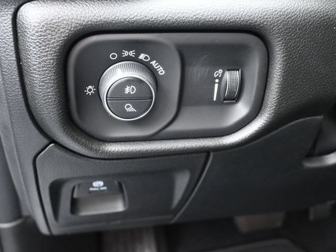 New 2026 RAM 1500 Express AWD/4WD image 21