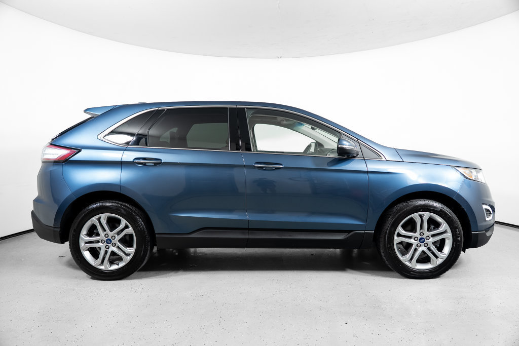 Used 2018 Ford Edge Titanium w/ Equipment Group 301A FWD image 3