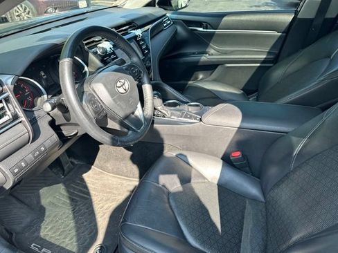 Used 2018 Toyota Camry XSE FWD image 3
