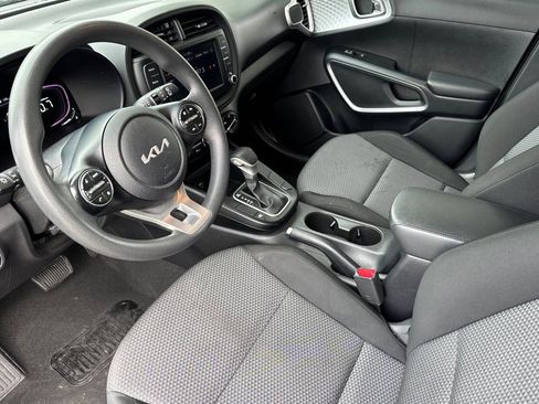 Used 2023 Kia Soul LX w/ Option Group 015 FWD image 10