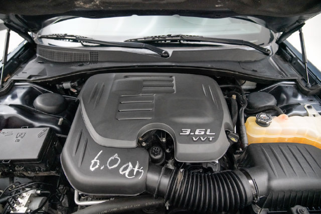 Used 2018 Chrysler 300 S w/ 300S Premium Group 2 RWD image 10