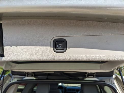 Used 2014 Chevrolet Tahoe LT w/ Luxury Package image 15