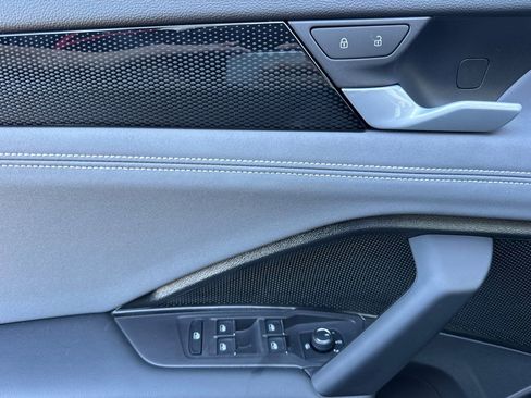 New 2026 Volkswagen Tiguan SE image 11