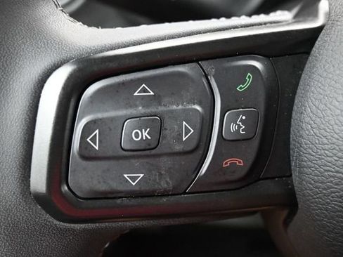 Used 2025 Jeep Gladiator Rubicon w/ Convenience Group AWD/4WD image 12