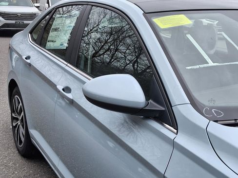 New 2026 Volkswagen Jetta SE FWD image 10