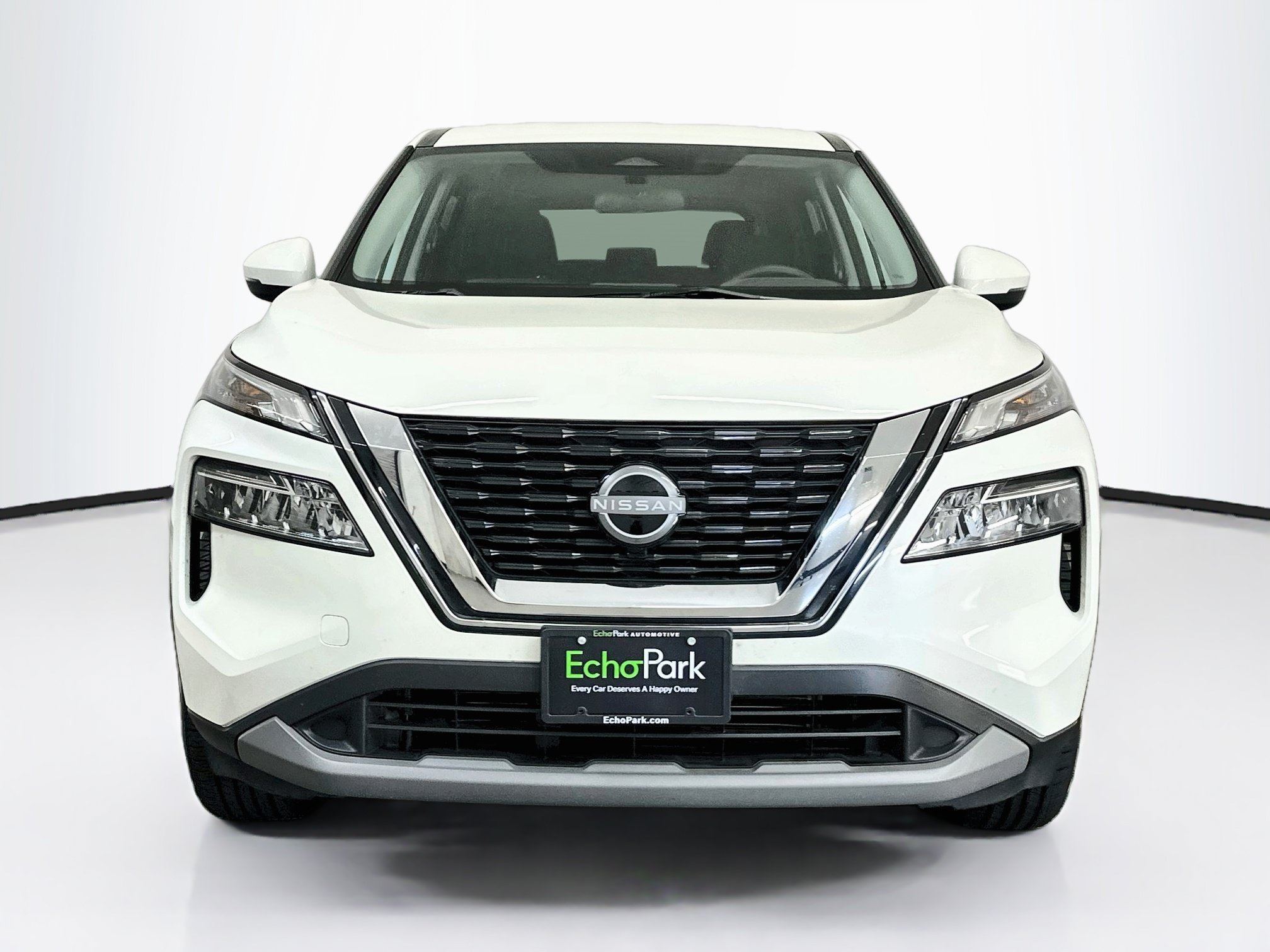 Used 2023 Nissan Rogue SV AWD/4WD image 2