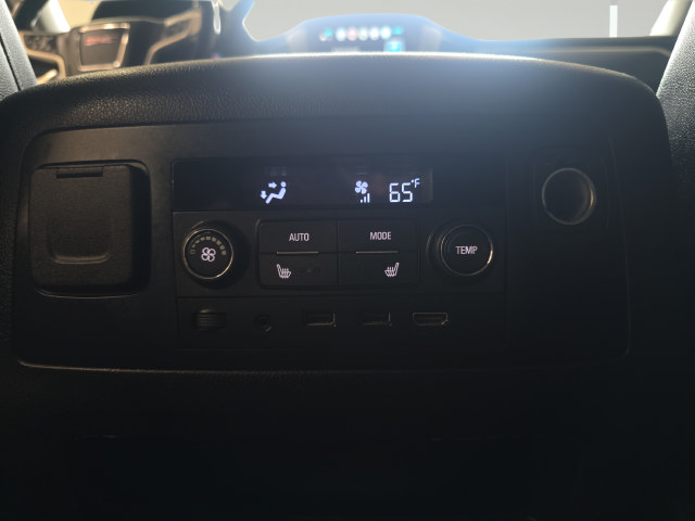 Used 2019 GMC Yukon XL SLT w/ Premium Edition AWD/4WD image 29