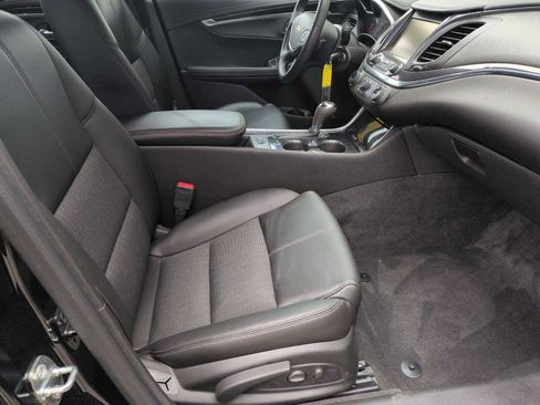 Used 2016 Chevrolet Impala LT w/ Convenience Package image 21