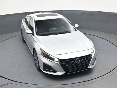 Used 2023 Nissan Altima 2.5 SV w/ SV Premium Package FWD image 35