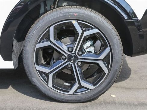 New 2025 Kia Niro EX Touring image 12