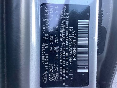 Used 2025 Hyundai Elantra SEL FWD image 21