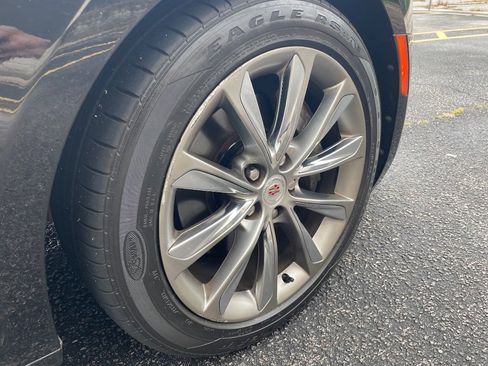 Used 2013 Cadillac XTS FWD image 12