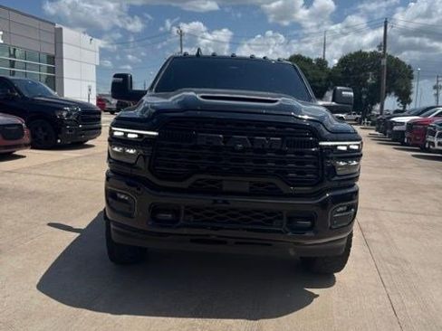 Used 2025 RAM 3500 Limited AWD/4WD image 5