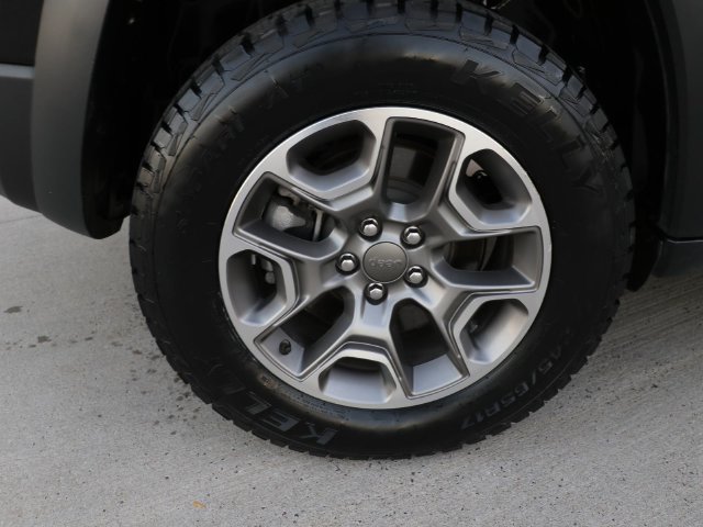 Used 2021 Jeep Cherokee Trailhawk AWD/4WD image 8