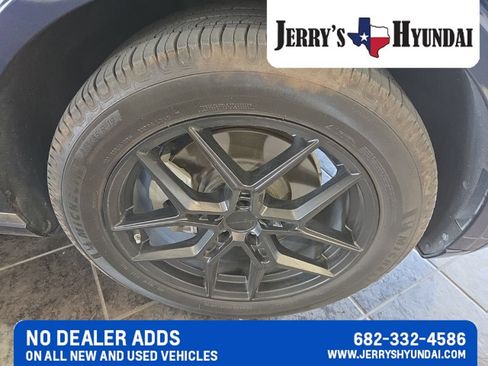 Used 2022 Genesis GV70 2.5T w/ Advanced Package AWD/4WD image 4
