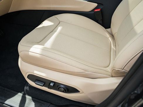 New 2025 Jeep Grand Cherokee L Limited w/ Luxury Tech Group II image 34