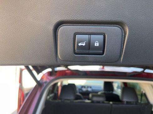 Used 2023 Nissan Rogue Platinum image 9