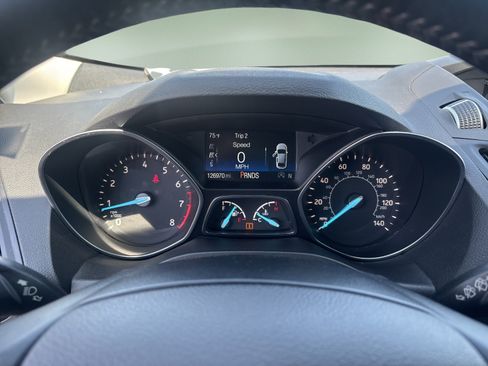 Used 2018 Ford Escape SE w/ SE Sport Appearance Package FWD image 13