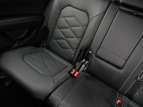 Certified 2024 Volkswagen Atlas Cross Sport SE image 12