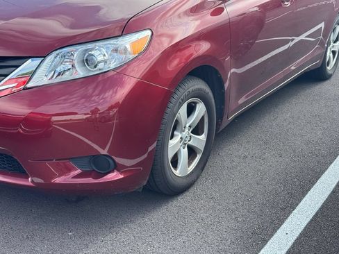Used 2014 Toyota Sienna LE FWD image 4