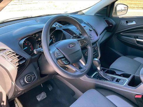 Used 2017 Ford Escape SE image 12