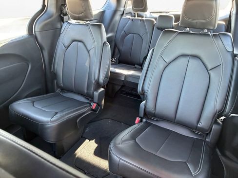 New 2026 Chrysler Pacifica Select FWD image 22
