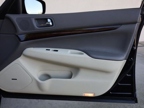 Used 2013 INFINITI G37 Journey w/ Premium Pkg RWD image 25