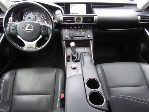 Used 2016 Lexus IS 300 AWD image 32