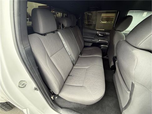 Used 2019 Toyota Tacoma TRD Sport RWD image 18