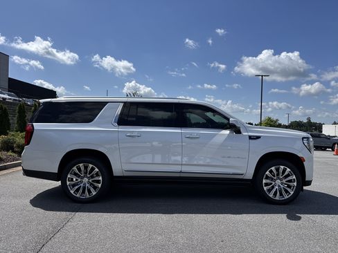 Used 2023 GMC Yukon XL Denali w/ Max Trailering Package AWD/4WD image 11