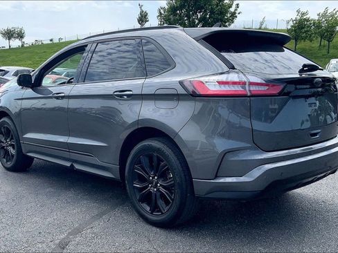Used 2022 Ford Edge SE w/ Black Appearance Package AWD/4WD image 2