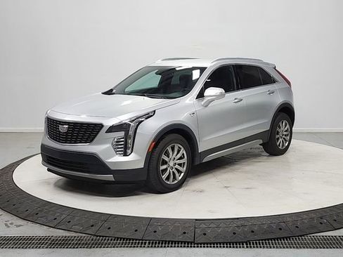 Used 2022 Cadillac XT4 Premium Luxury w/ Safety Alert Package FWD image 3