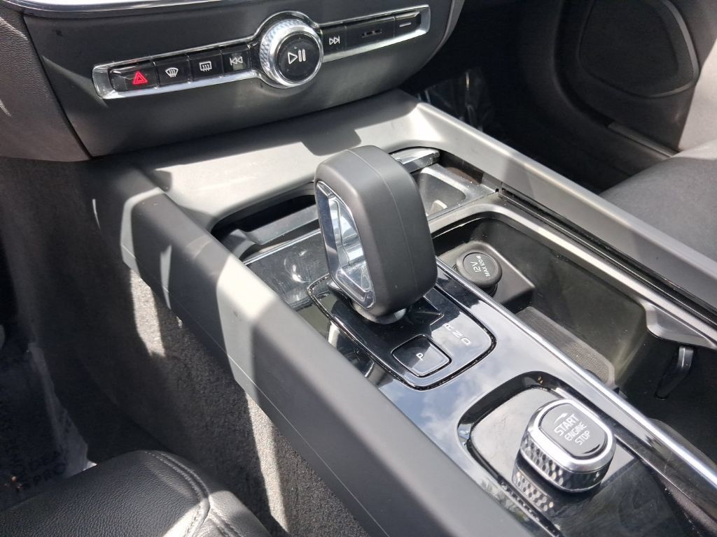 Used 2025 Volvo S60 B5 Core FWD image 22