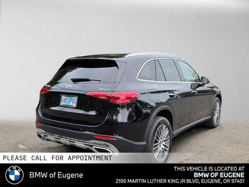 Used 2024 Mercedes-Benz GLC 300 4MATIC image 3