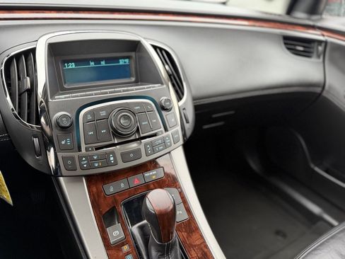 Used 2011 Buick LaCrosse CXL image 15
