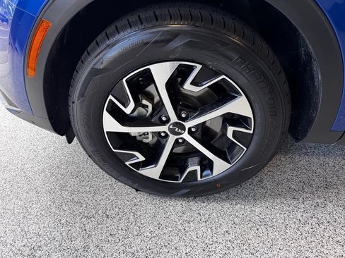 Used 2025 Kia Sportage EX AWD/4WD image 10