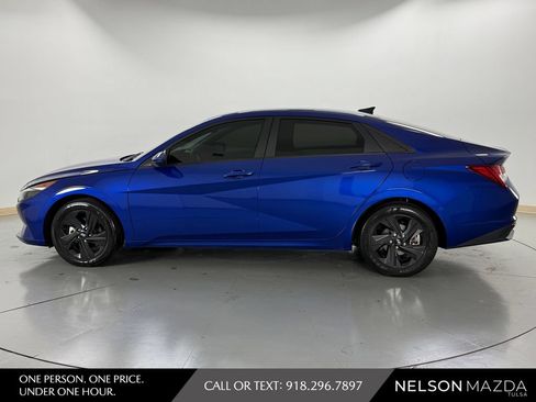 Used 2023 Hyundai Elantra Blue FWD image 9
