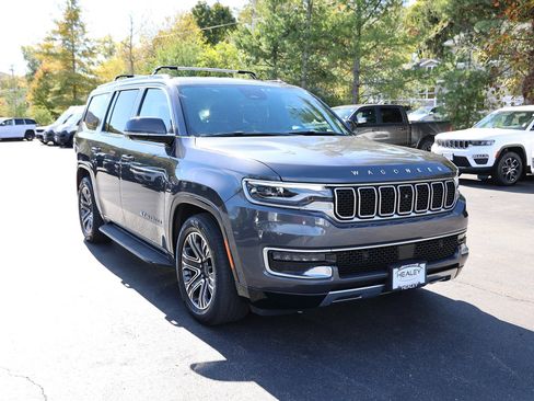 Used 2022 Jeep Wagoneer Series III w/ Convenience Group I image 1