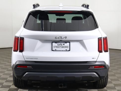 Used 2023 Kia Sorento S w/ Panoramic Sunroof Package AWD/4WD image 14