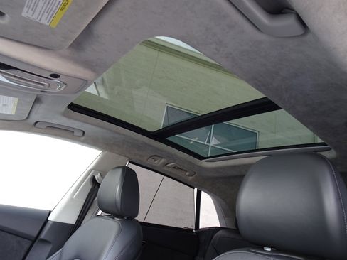 Used 2019 Audi Q8 Prestige w/ Luxury Package image 14