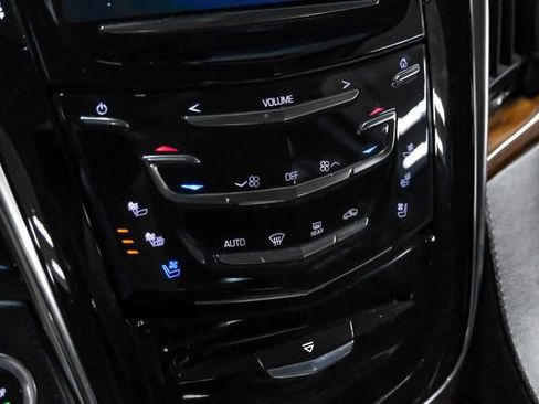 Used 2018 Cadillac Escalade Luxury RWD image 30
