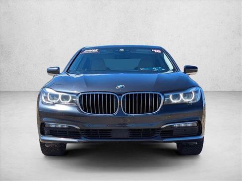 Used 2018 BMW 740e xDrive AWD/4WD image 2