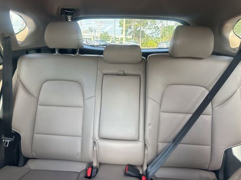 Used 2020 Hyundai Tucson Limited FWD image 10